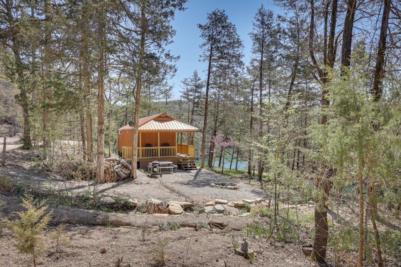 Cliffside Eureka Springs Cabin With Beaver Lake View ภายนอก รูปภาพ