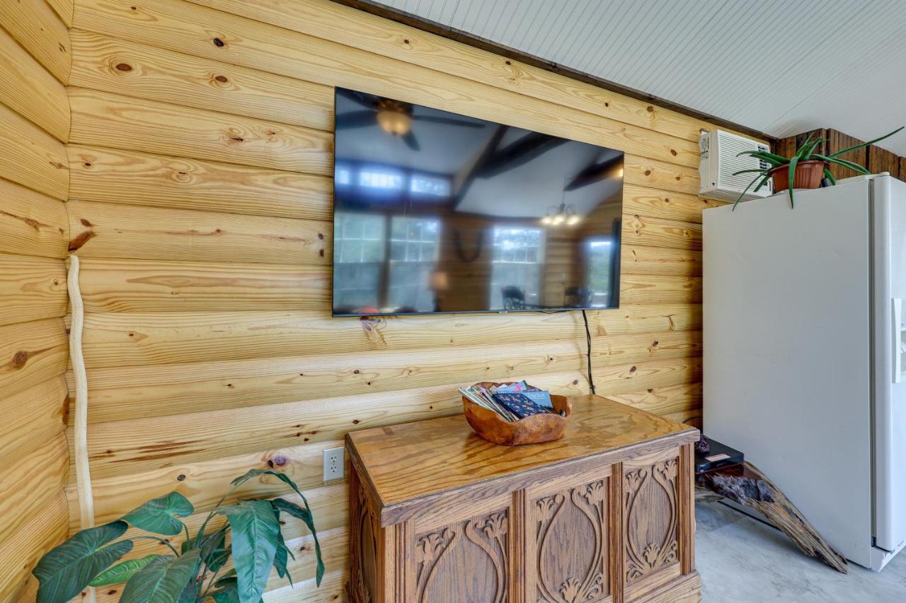 Cliffside Eureka Springs Cabin With Beaver Lake View ภายนอก รูปภาพ