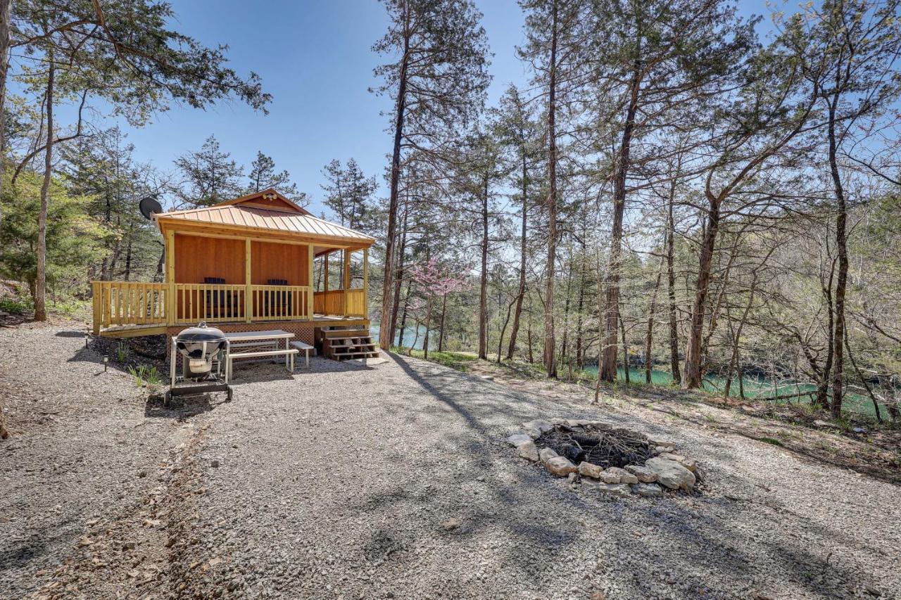 Cliffside Eureka Springs Cabin With Beaver Lake View ภายนอก รูปภาพ