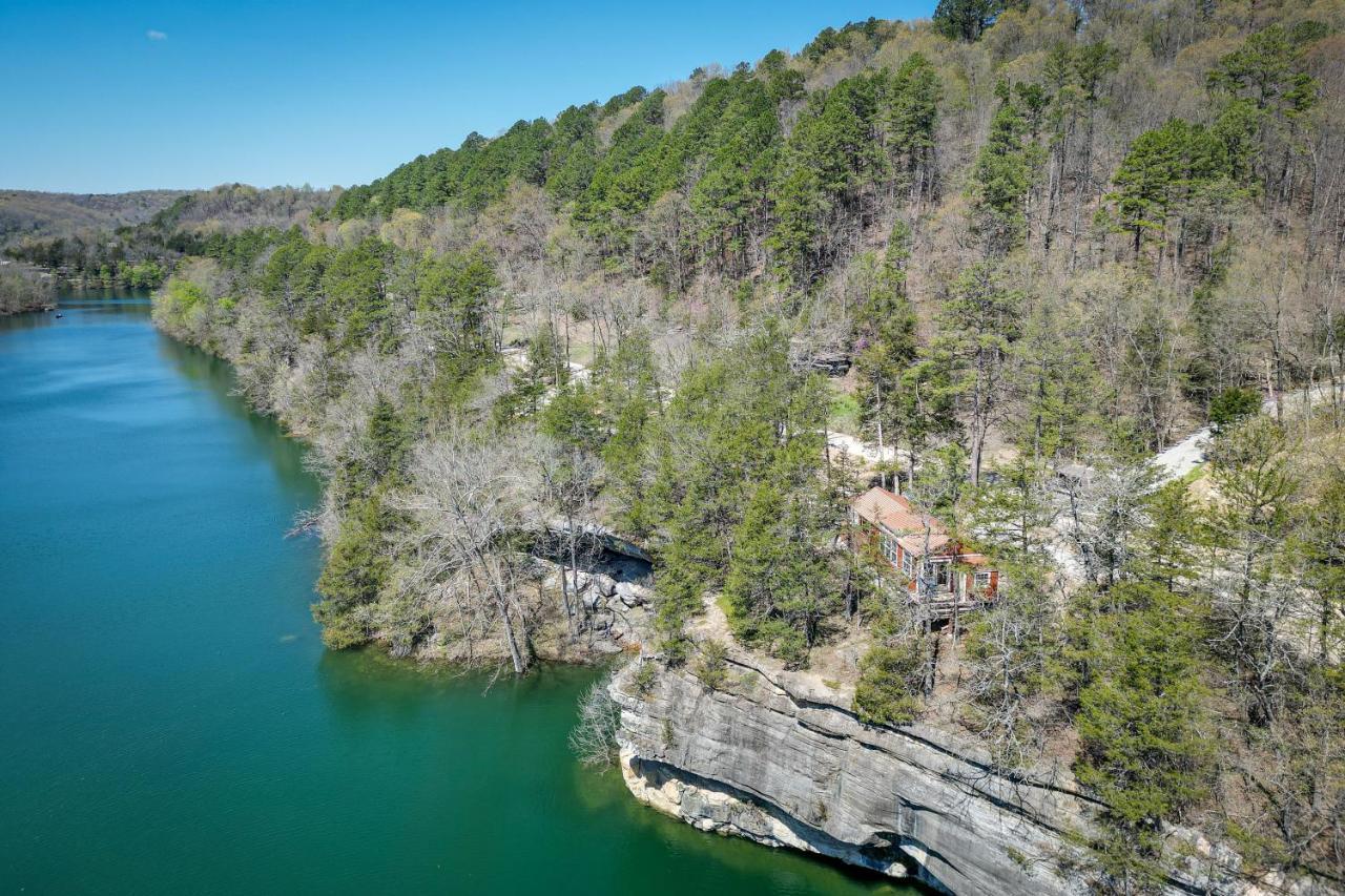 Cliffside Eureka Springs Cabin With Beaver Lake View ภายนอก รูปภาพ