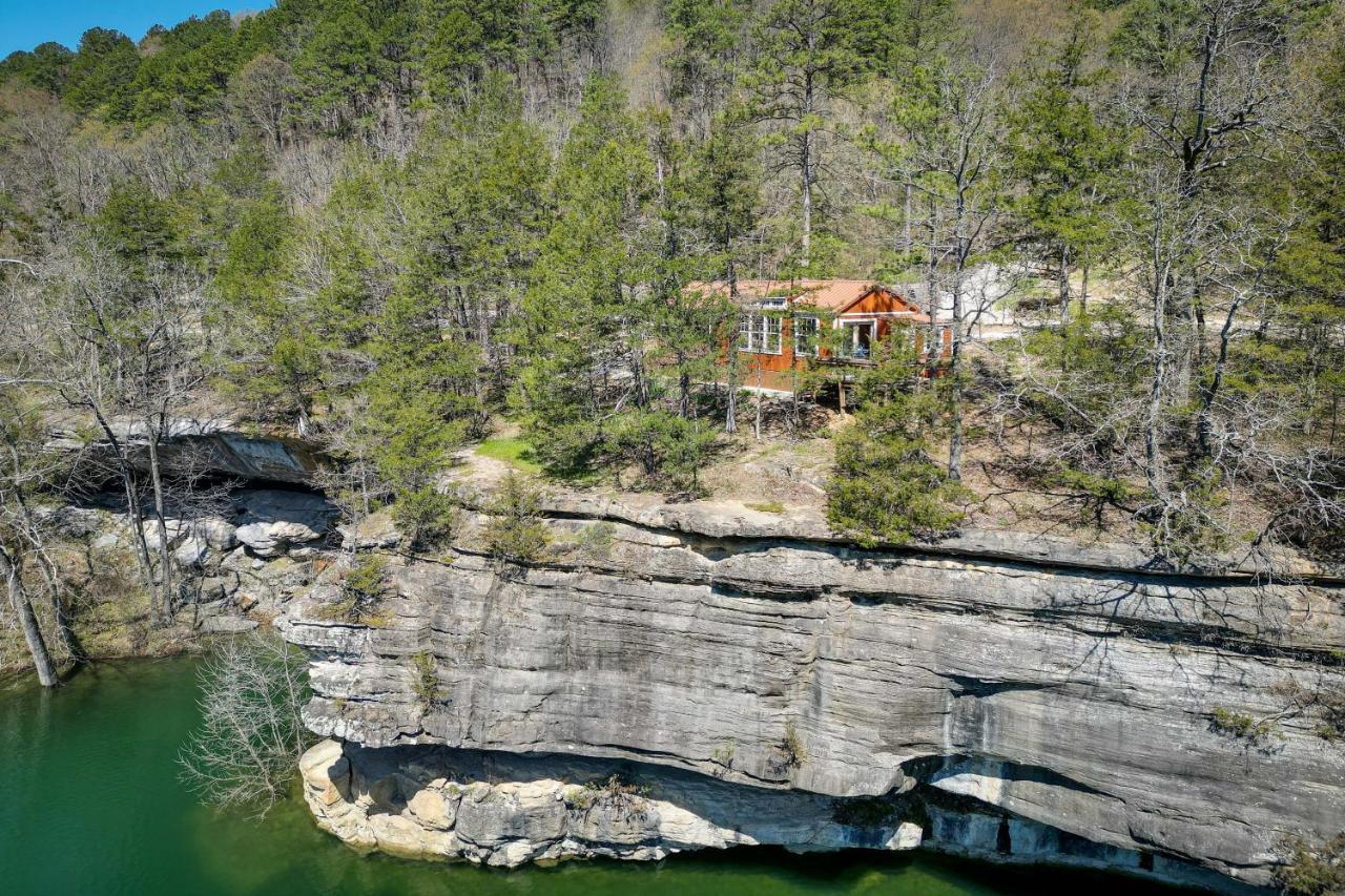 Cliffside Eureka Springs Cabin With Beaver Lake View ภายนอก รูปภาพ